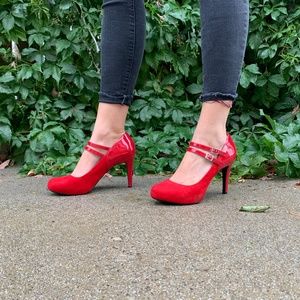 Red Pumps